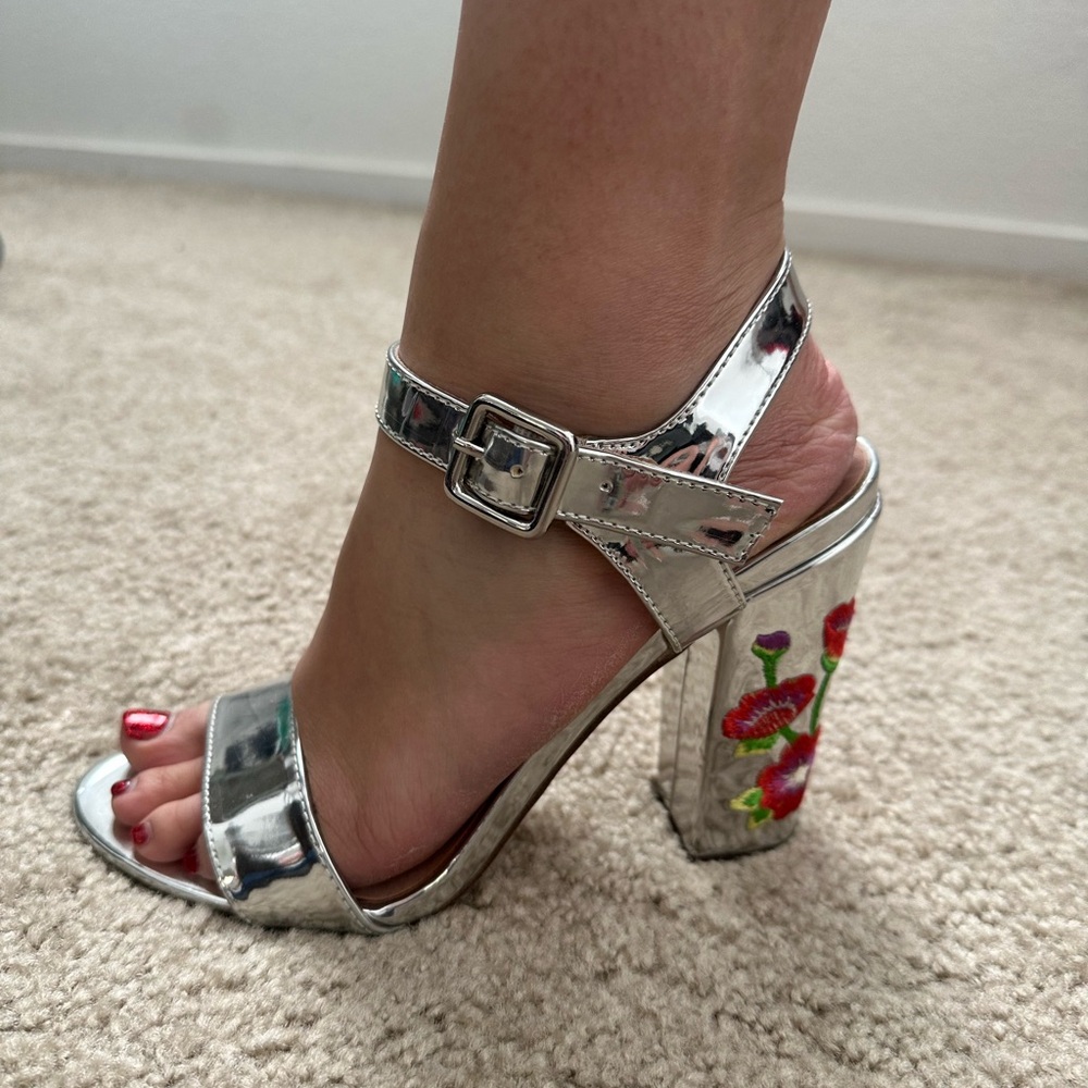 Silver Floral Embroidered Women's Heels